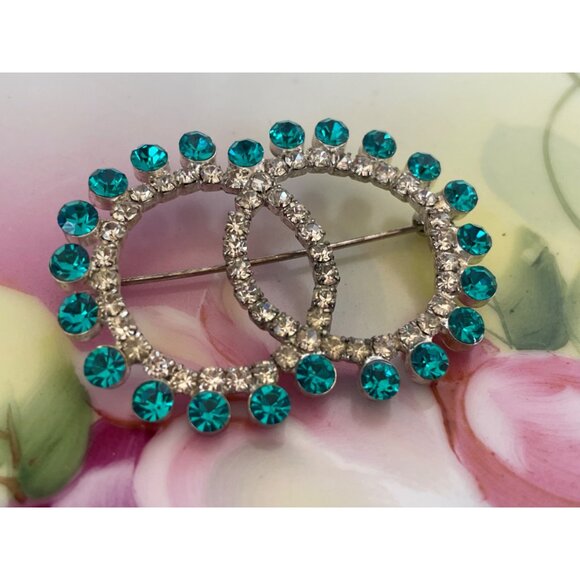 Vintage 1950s Blue Clear Rhinestone Double Eternity Circle Brooch - Picture 6 of 7